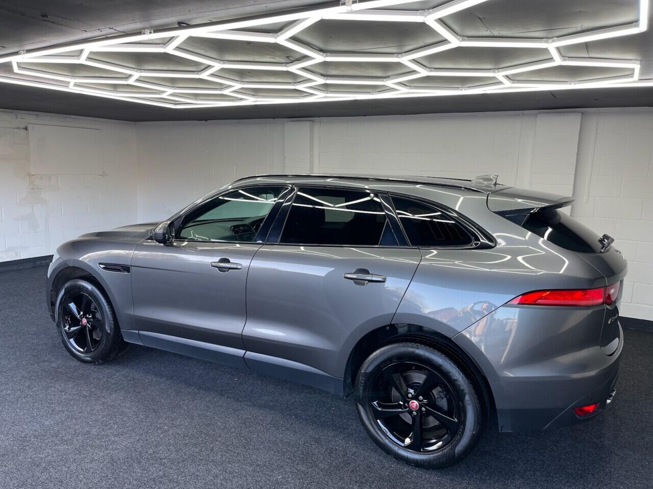 Used Jaguar F-Pace 2017 for sale - 77015646: Photo 8