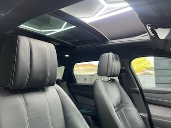 Used Land Rover Range Rover Velar 2019 for sale - 76632852: Photo