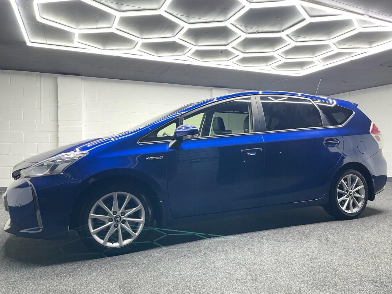 Used Toyota Prius+ 2015 for sale - 76953285: Photo 16