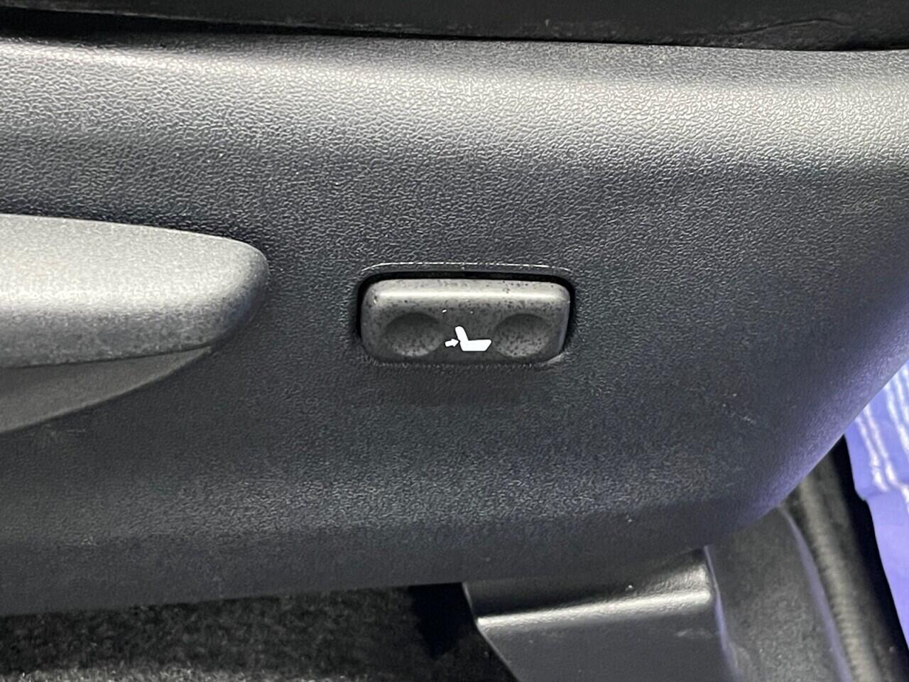 Used Toyota Prius+ 2015 for sale - 76953285: Photo 27