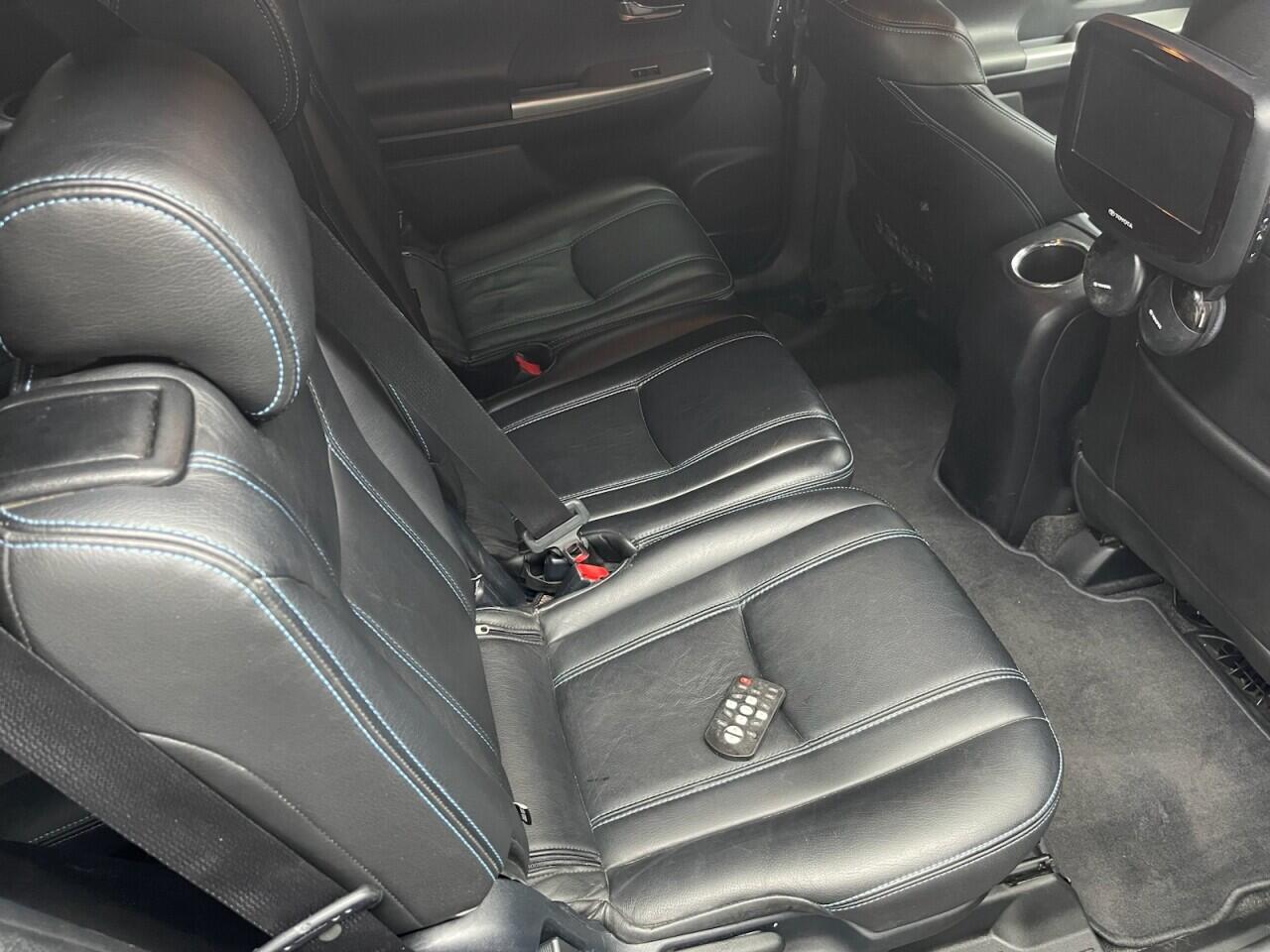 Used Toyota Prius+ 2015 for sale - 76953285: Photo 29