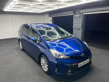 Used Toyota Prius+ 2015 for sale - 76953285: Photo