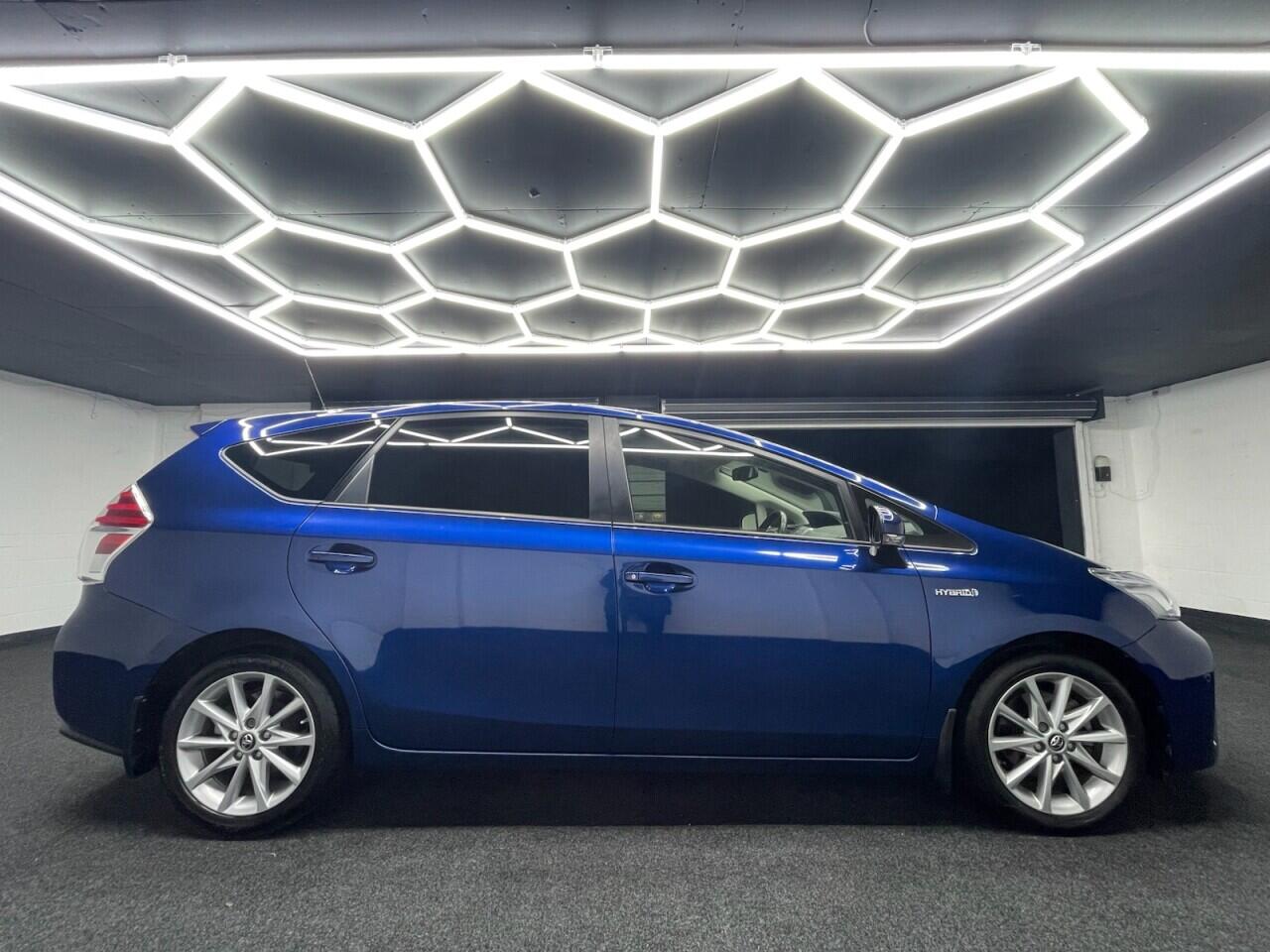 Used Toyota Prius+ 2015 for sale - 76953285: Photo 3