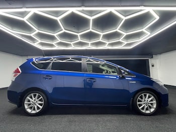 Used Toyota Prius+ 2015 for sale - 76953285: Photo