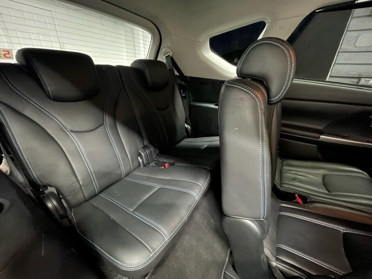 Used Toyota Prius+ 2015 for sale - 76953285: Photo 4