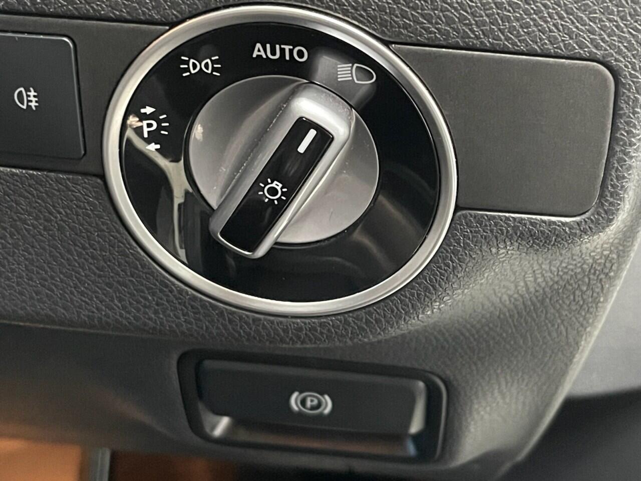 Used Mercedes-Benz GLA 2017 for sale - 76832497: Photo 38