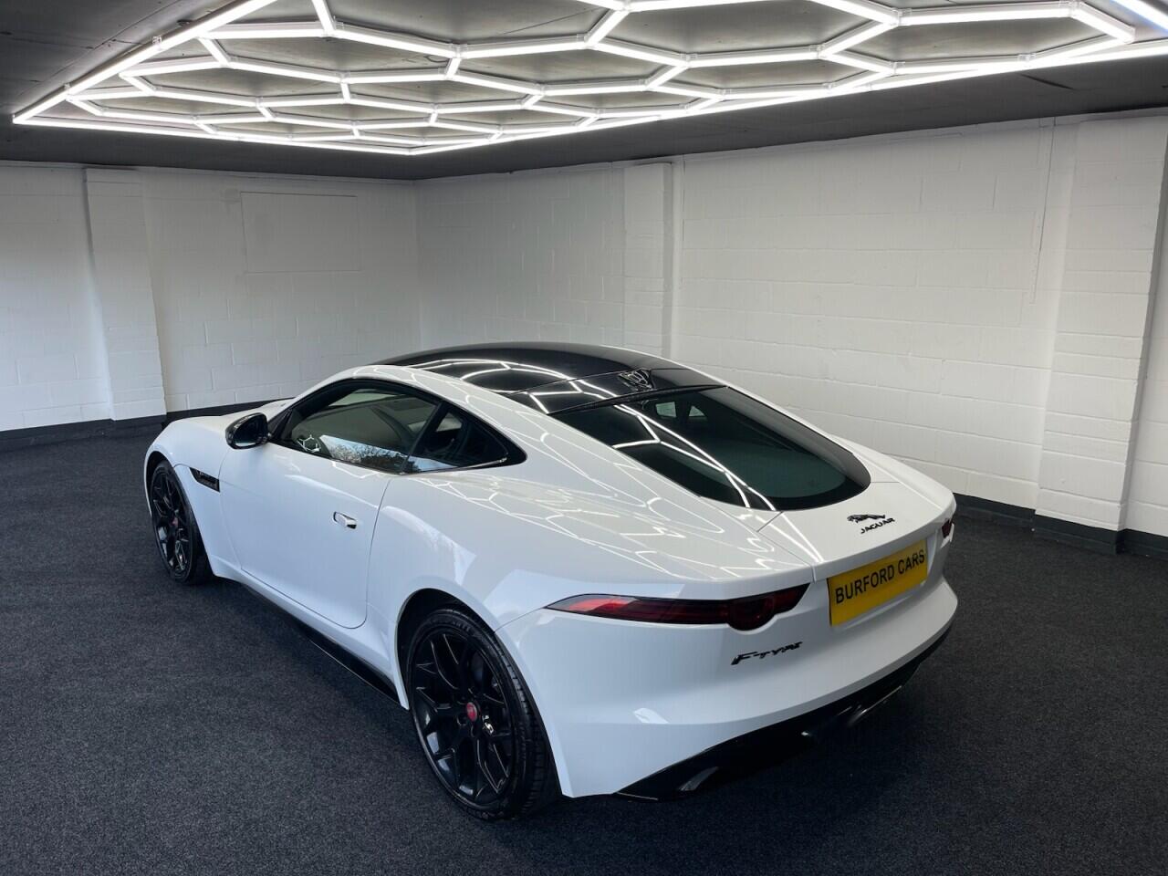 Used Jaguar F-Type 2019 for sale - 76635438: Photo 10