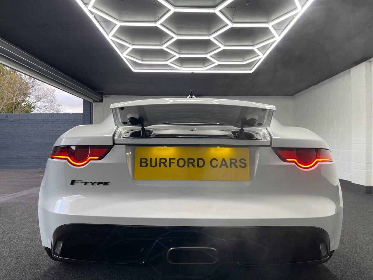 Used Jaguar F-Type 2019 for sale - 76635438: Photo 15