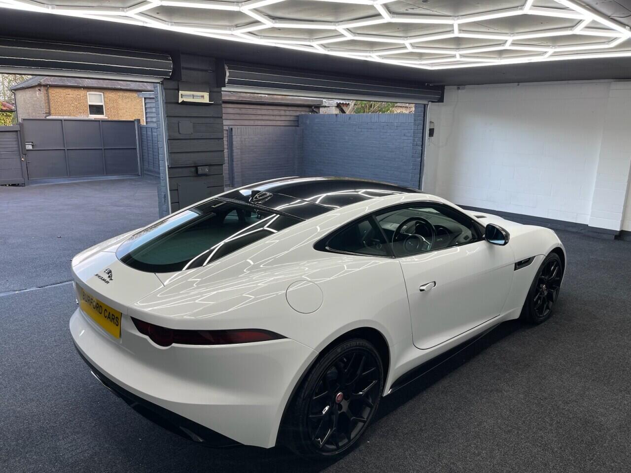 Used Jaguar F-Type 2019 for sale - 76635438: Photo 23