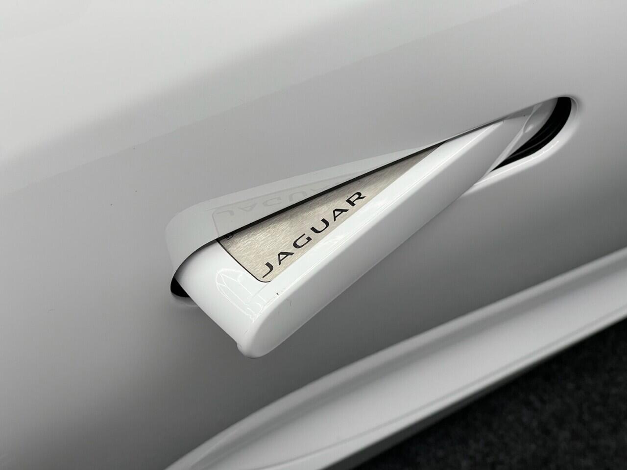 Used Jaguar F-Type 2019 for sale - 76635438: Photo 32