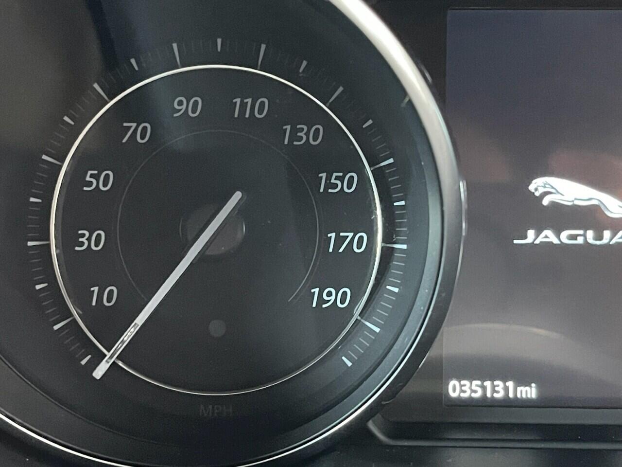 Used Jaguar F-Type 2019 for sale - 76635438: Photo 35