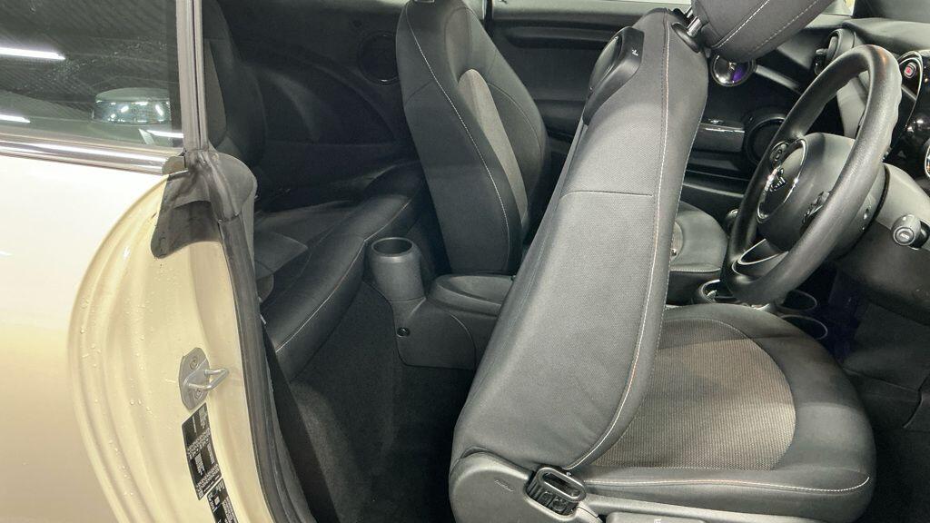 Used MINI Convertible 2019 for sale - 76771969: Photo 9