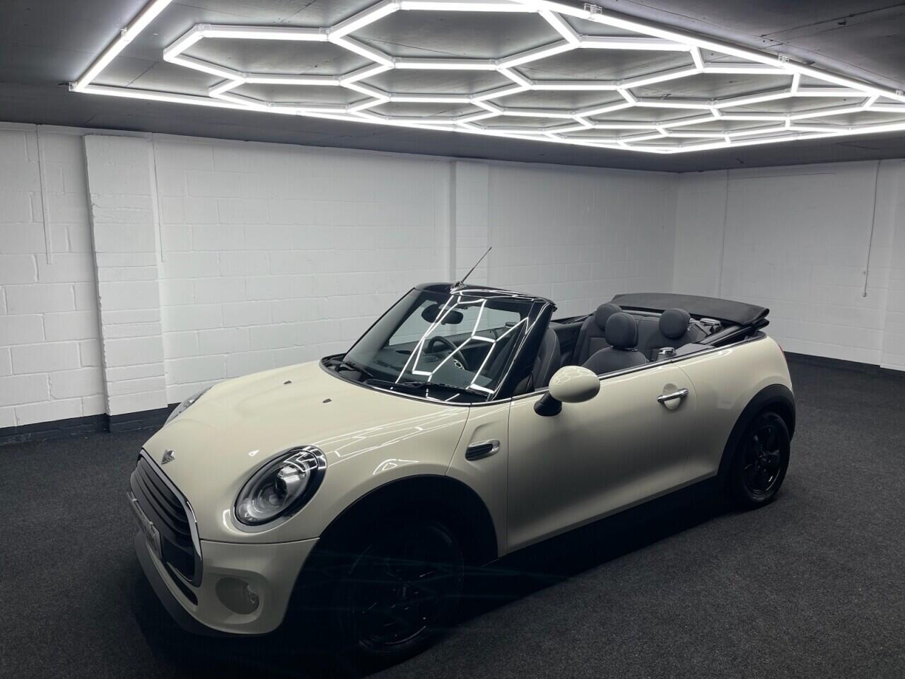 Used MINI Convertible 2019 for sale - 76918551: Photo 11