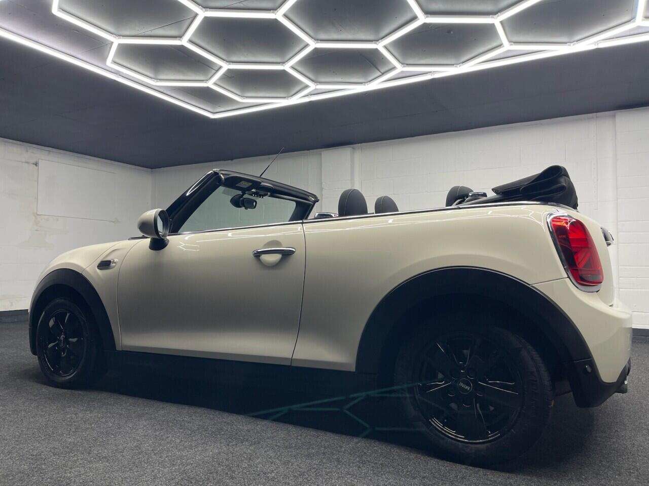 Used MINI Convertible 2019 for sale - 76918551: Photo 13