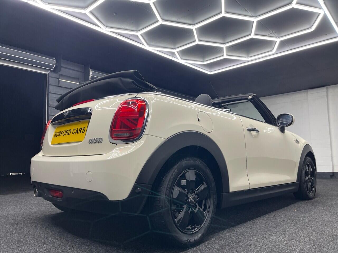 Used MINI Convertible 2019 for sale - 76918551: Photo 18