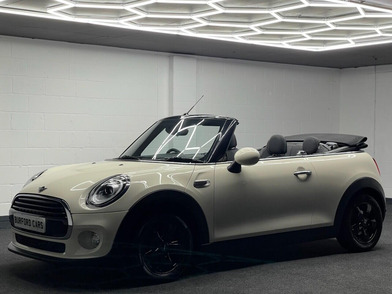 Used MINI Convertible 2019 for sale - 76918551: Photo 2
