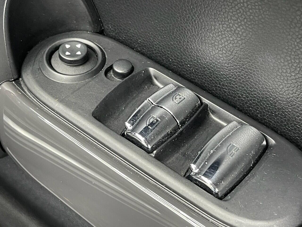 Used MINI Convertible 2019 for sale - 76918551: Photo 25