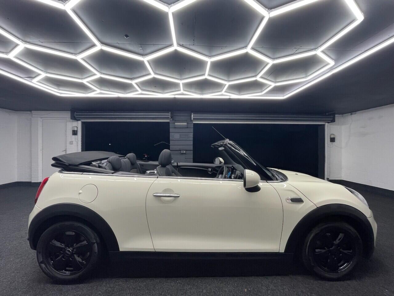 Used MINI Convertible 2019 for sale - 76918551: Photo 3