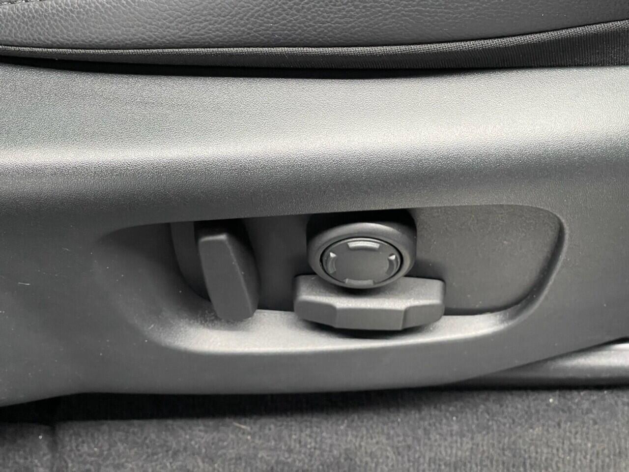 Used Land Rover Range Rover Velar 2023 for sale - 77174422: Photo 35