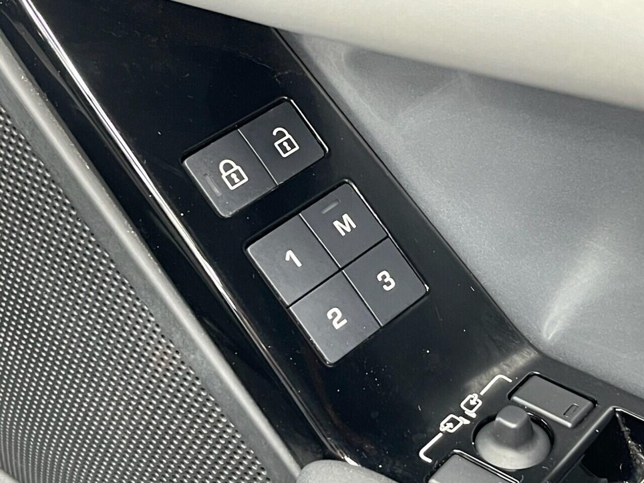 Used Land Rover Range Rover Velar 2023 for sale - 77174422: Photo 36