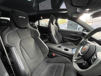 Used Porsche Taycan 2023 for sale - 78470929: Photo