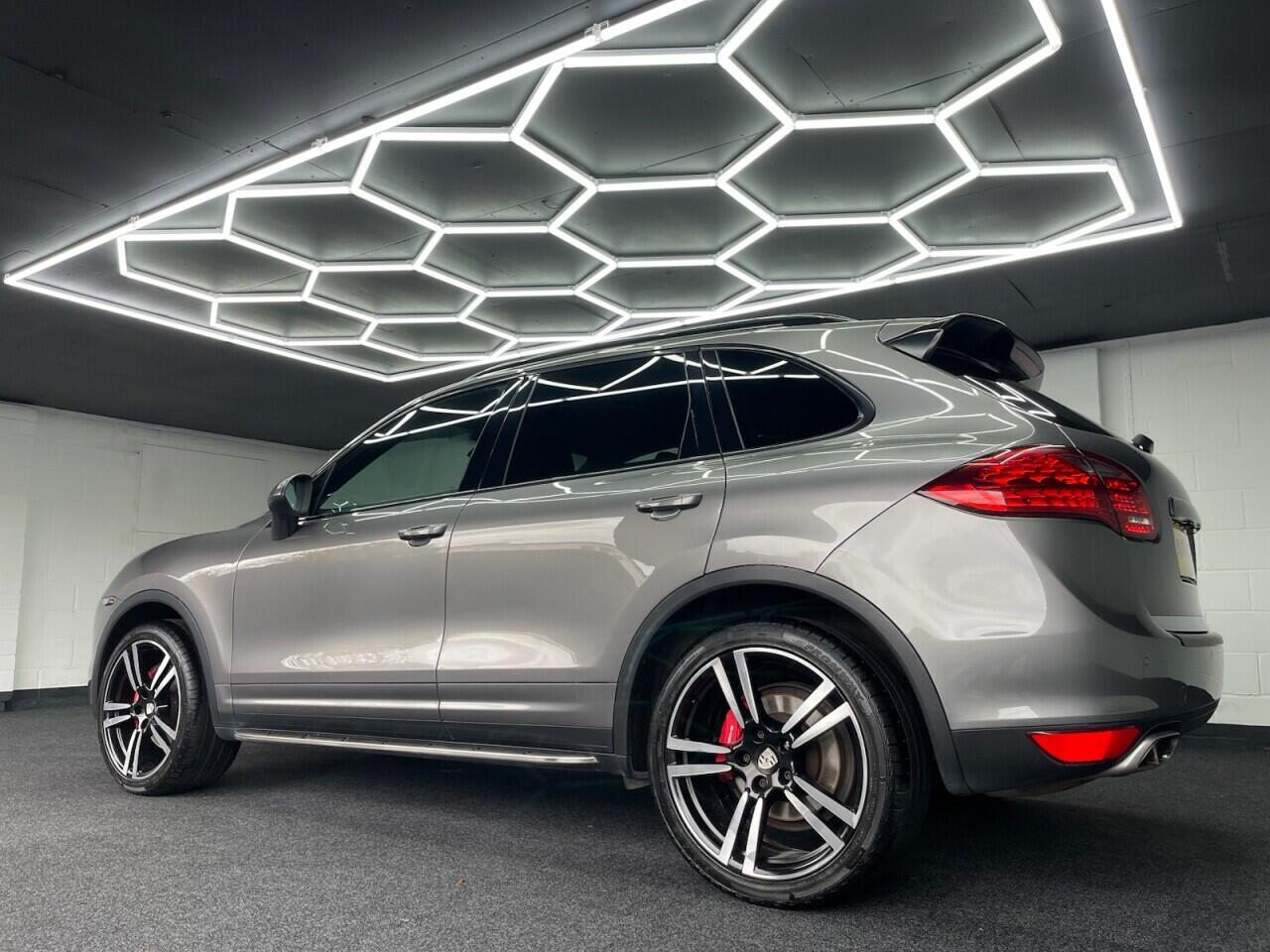 Used Porsche Cayenne 2011 for sale - 76635444: Photo 14