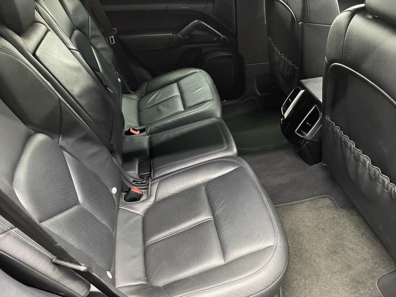 Used Porsche Cayenne 2011 for sale - 76635444: Photo 28