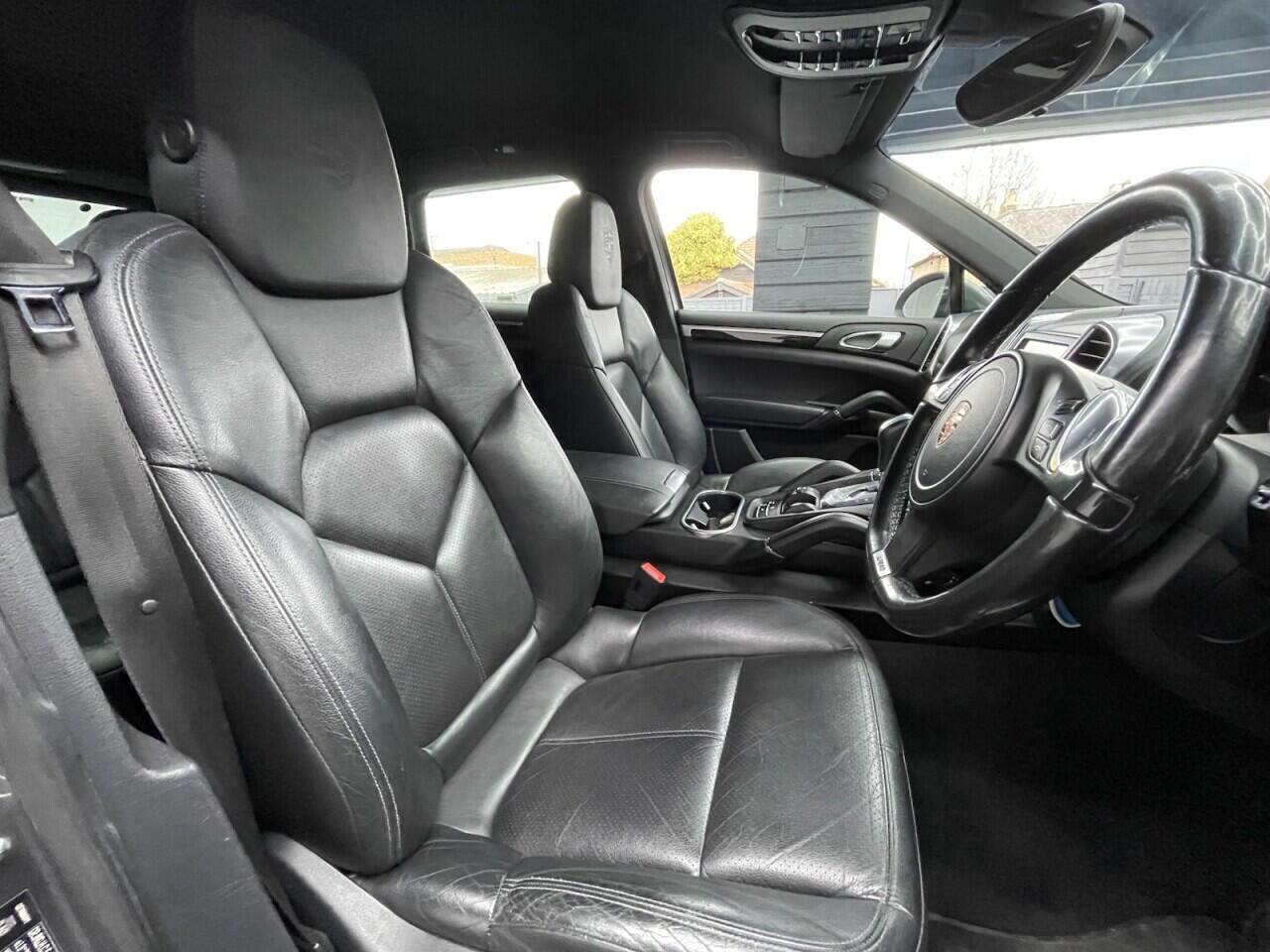 Used Porsche Cayenne 2011 for sale - 76635444: Photo 31