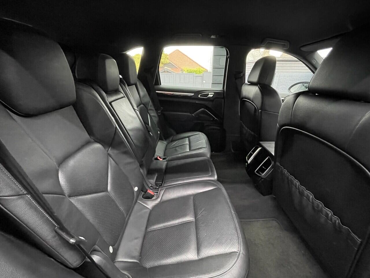 Used Porsche Cayenne 2011 for sale - 76635444: Photo 6