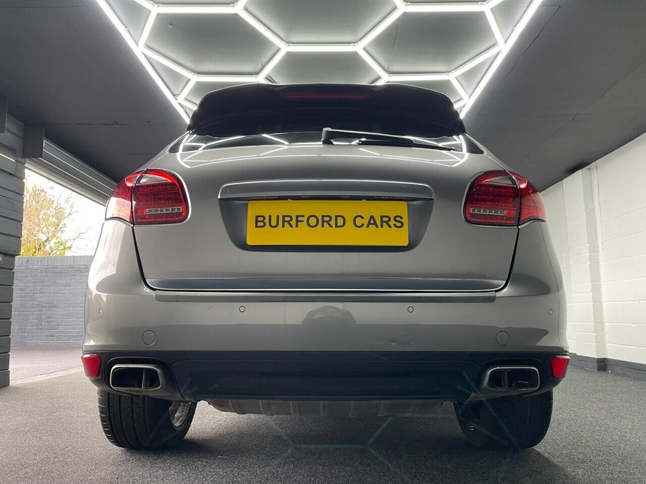 Used Porsche Cayenne 2011 for sale - 76635444: Photo 9