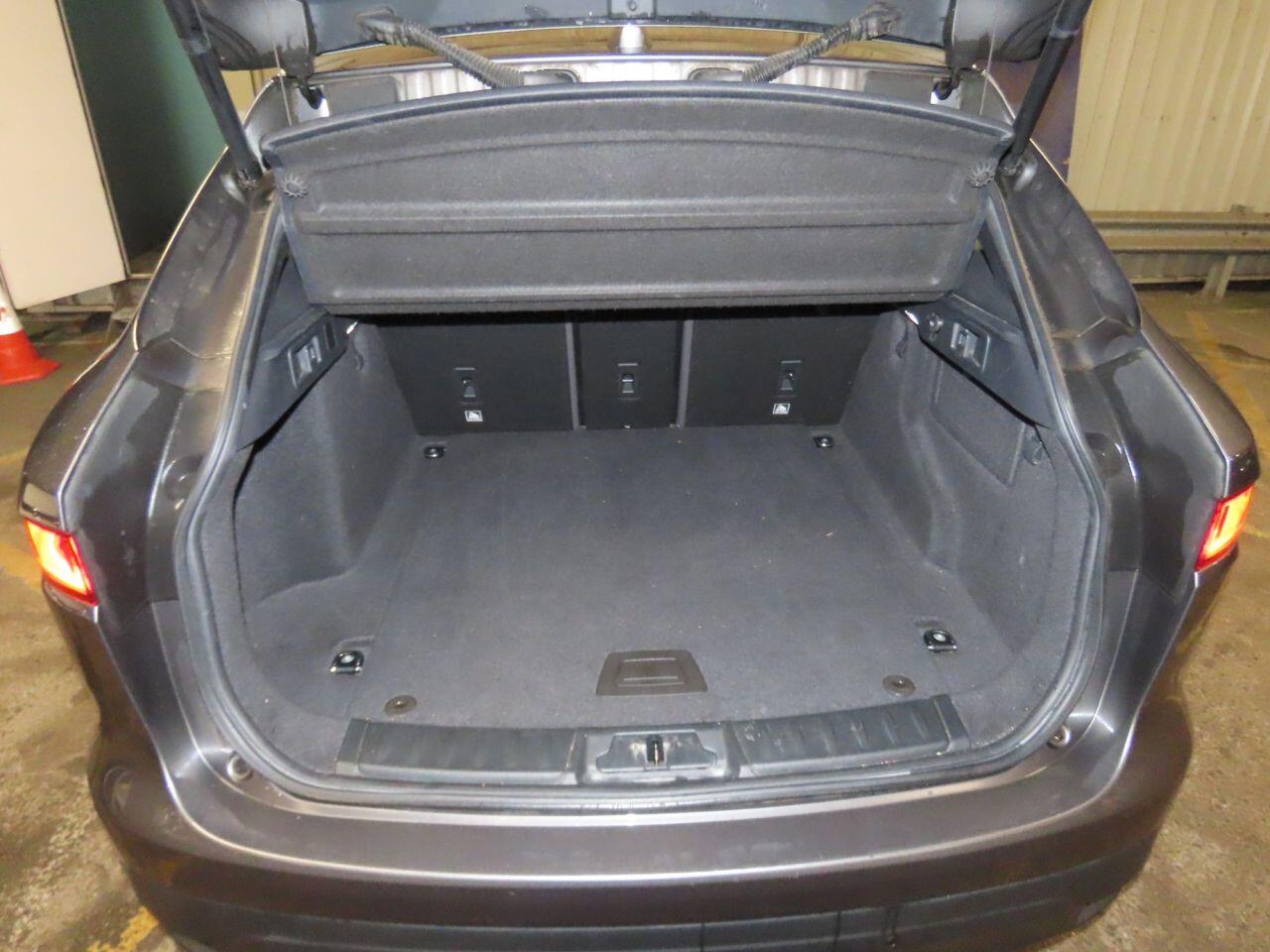 Used Jaguar F-Pace 2017 for sale - 76666706: Photo 17