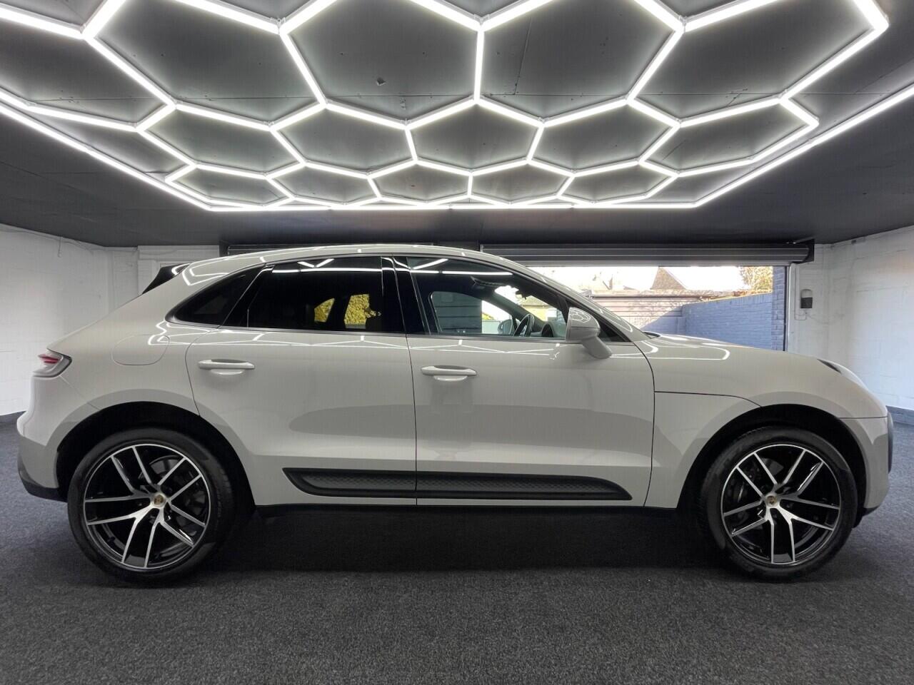 Used Porsche Macan 2023 for sale - 78087214: Photo 3