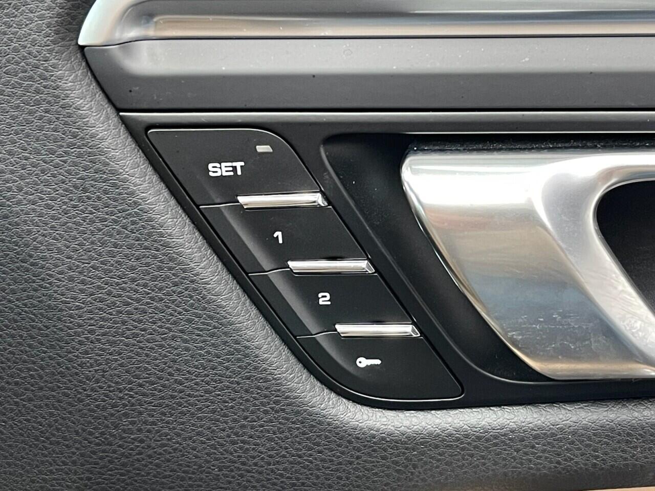 Used Porsche Macan 2023 for sale - 78087214: Photo 39