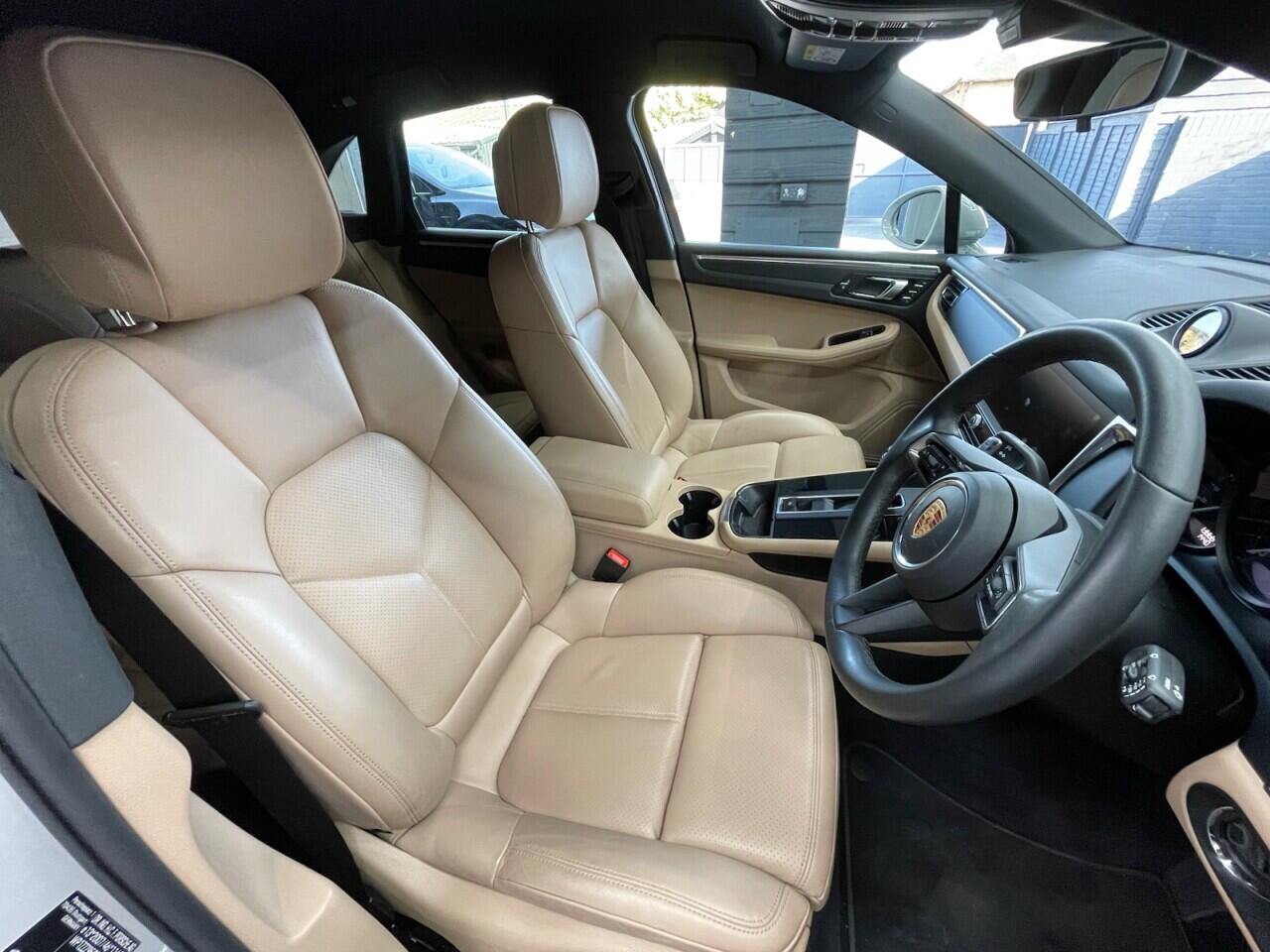 Used Porsche Macan 2023 for sale - 78087214: Photo 4