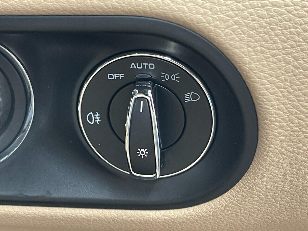 Used Porsche Macan 2023 for sale - 78087214: Photo 40