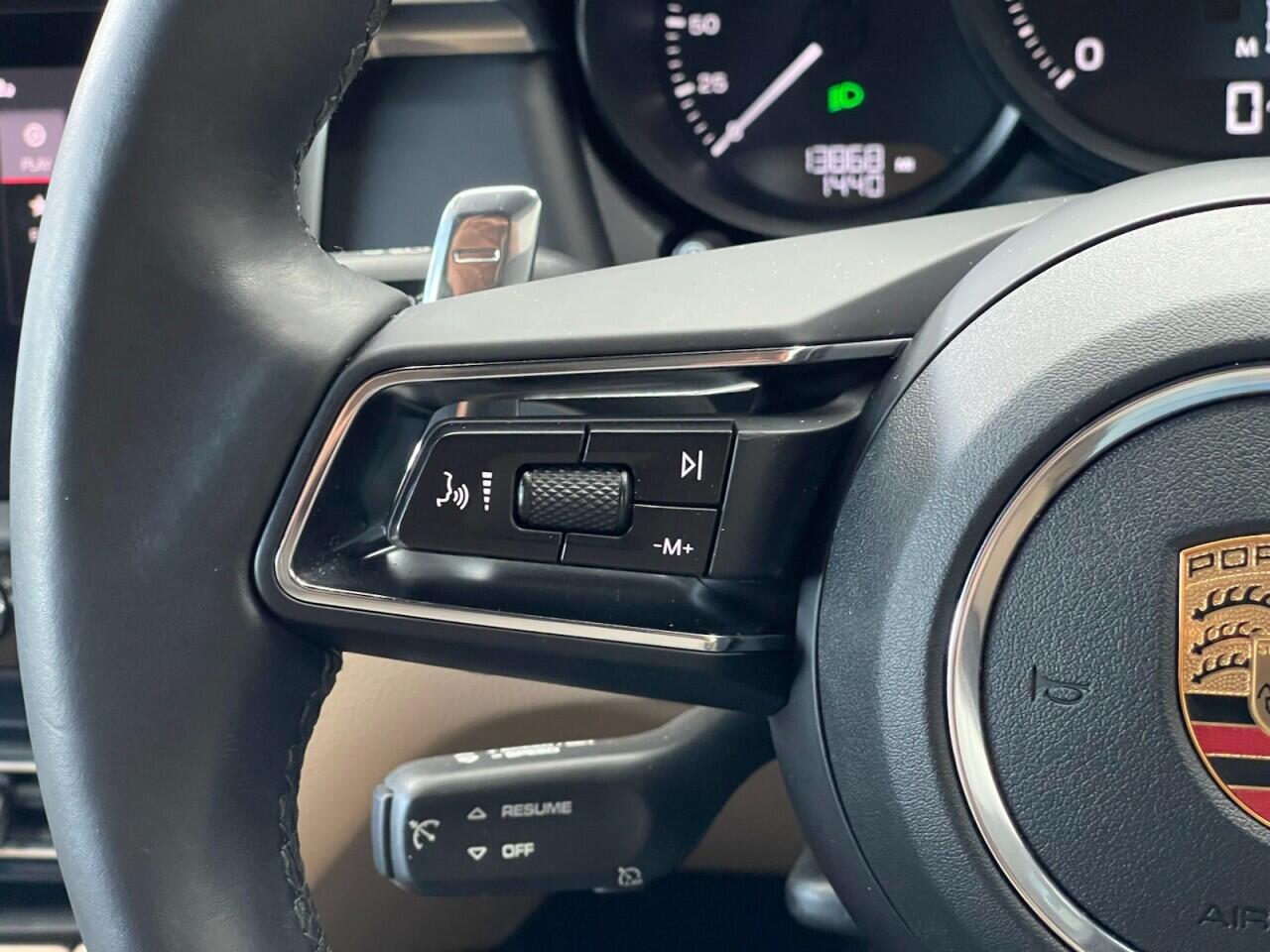 Used Porsche Macan 2023 for sale - 78087214: Photo 45