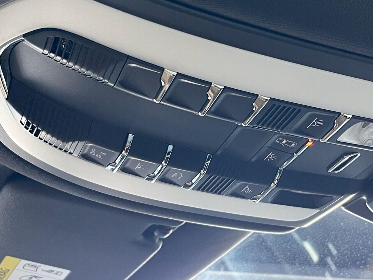 Used Porsche Macan 2023 for sale - 78087214: Photo 54