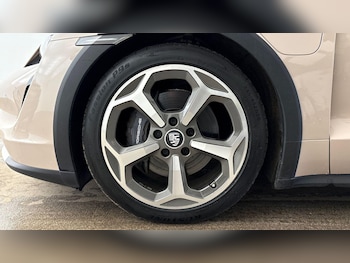 Used Porsche Taycan 2021 for sale - 78842393: Photo