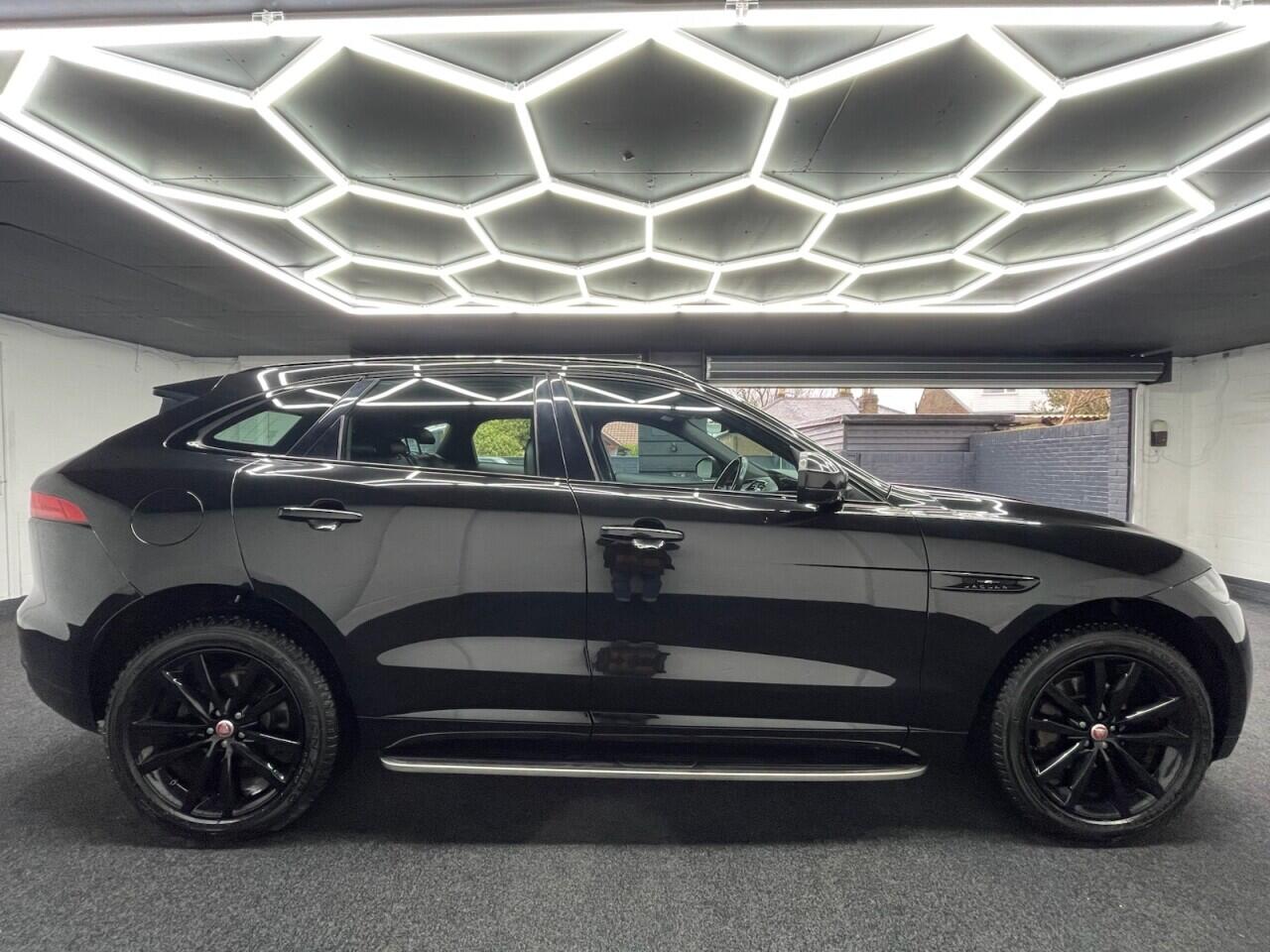 Used Jaguar F-Pace 2019 for sale - 77130842: Photo 3