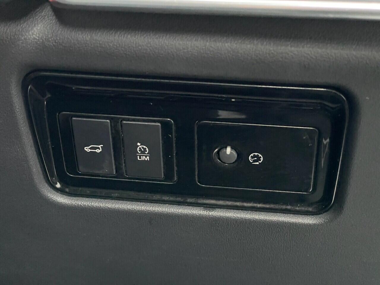 Used Jaguar F-Pace 2020 for sale - 77377334: Photo 37