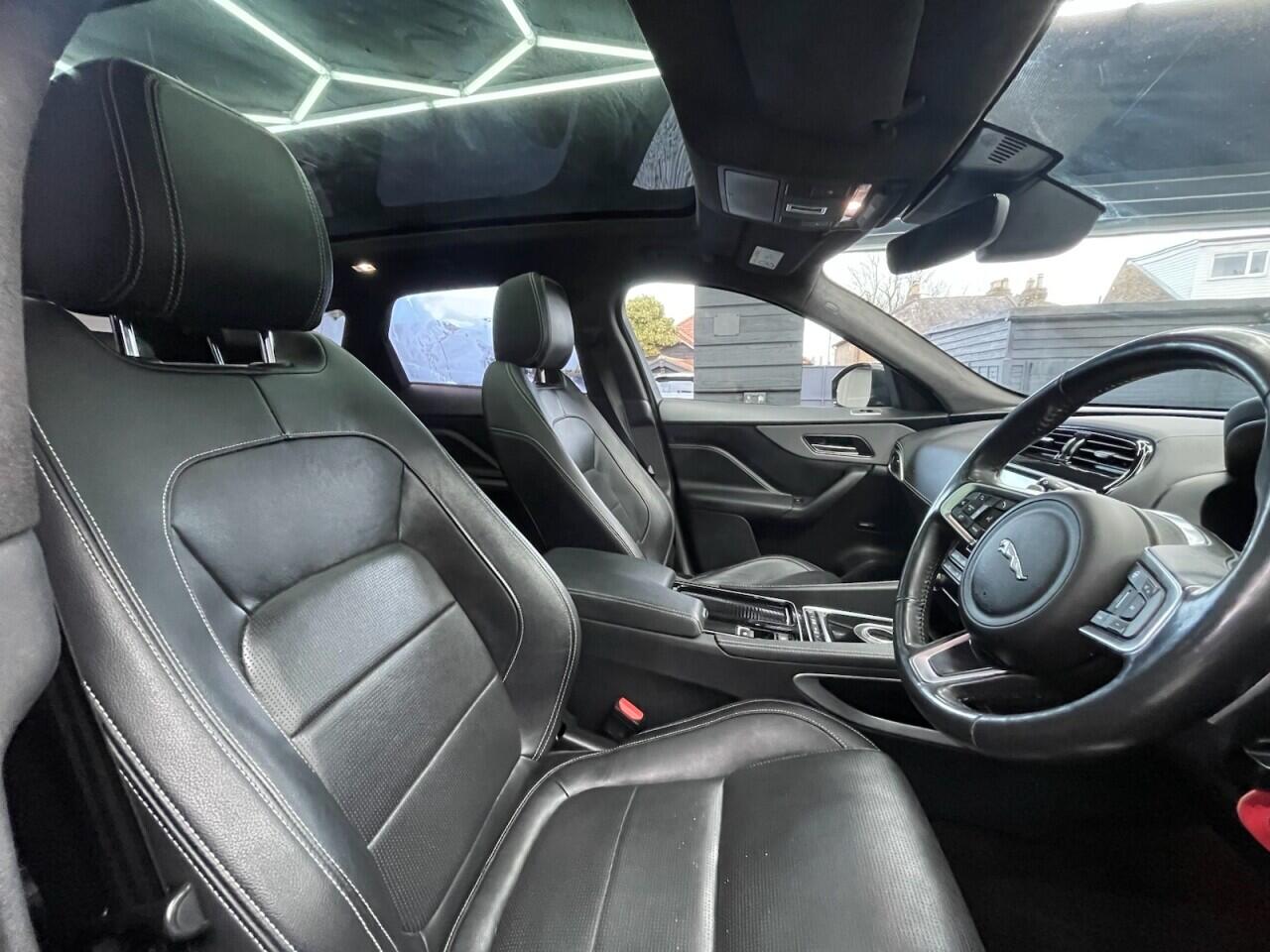 Used Jaguar F-Pace 2020 for sale - 77377334: Photo 4