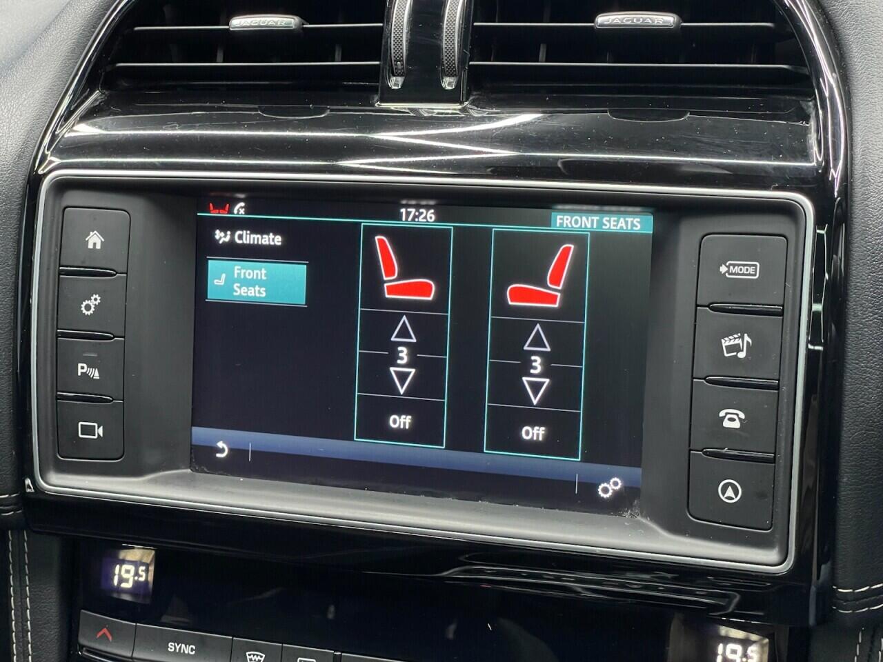 Used Jaguar F-Pace 2016 for sale - 76635443: Photo 12