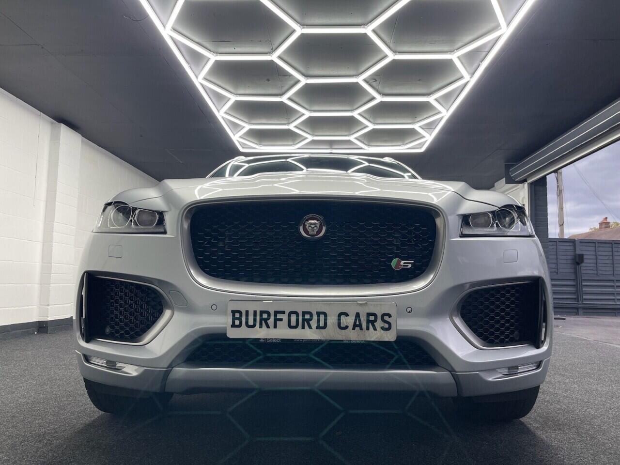 Used Jaguar F-Pace 2016 for sale - 76635443: Photo 25