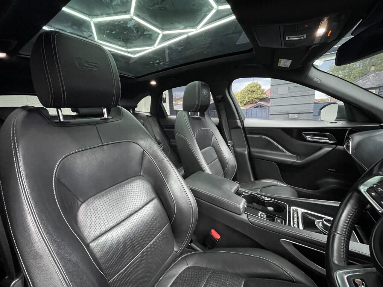 Used Jaguar F-Pace 2016 for sale - 76635443: Photo 28