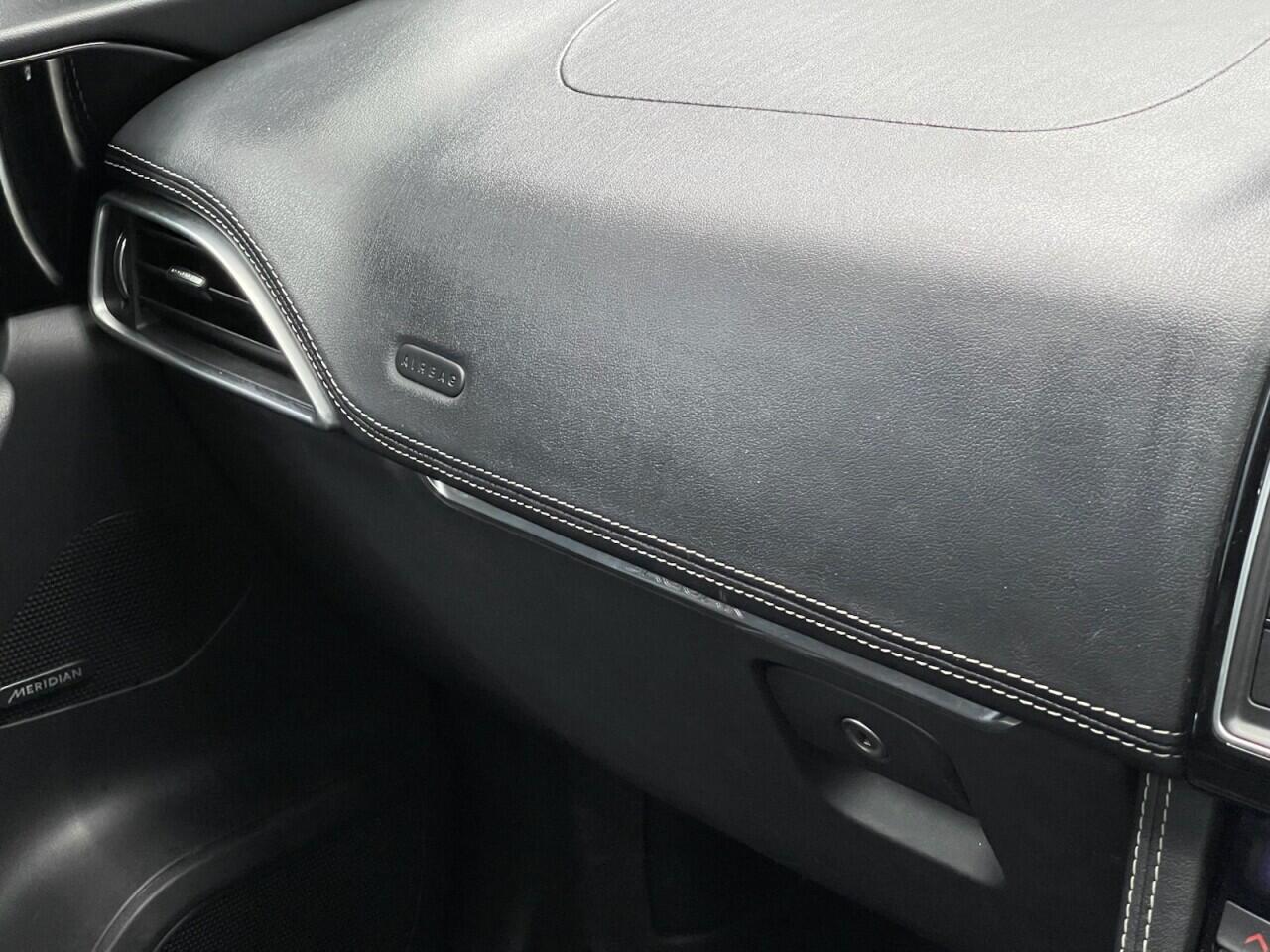 Used Jaguar F-Pace 2016 for sale - 76635443: Photo 46