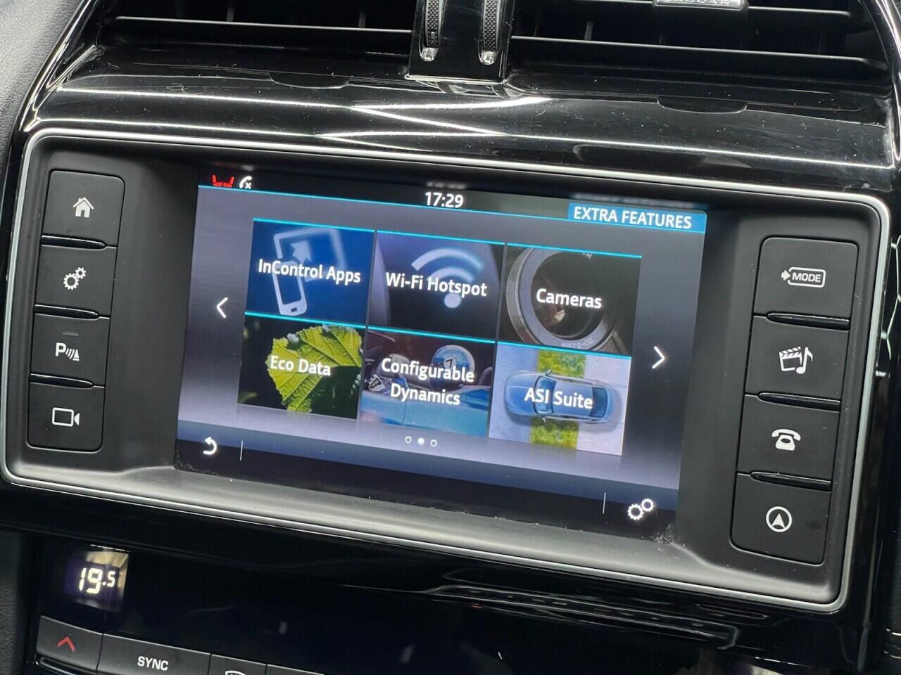 Used Jaguar F-Pace 2016 for sale - 76635443: Photo 48