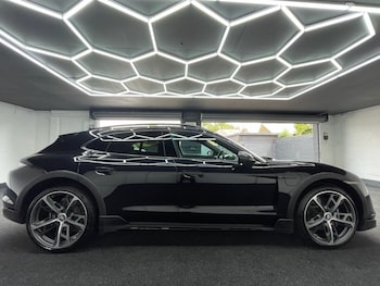 Used Porsche Taycan 2023 for sale - 78891969: Photo