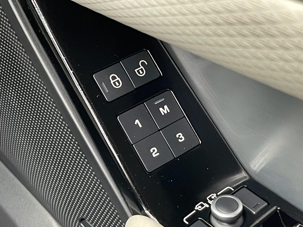 Used Land Rover Range Rover Velar 2020 for sale - 76865279: Photo 30