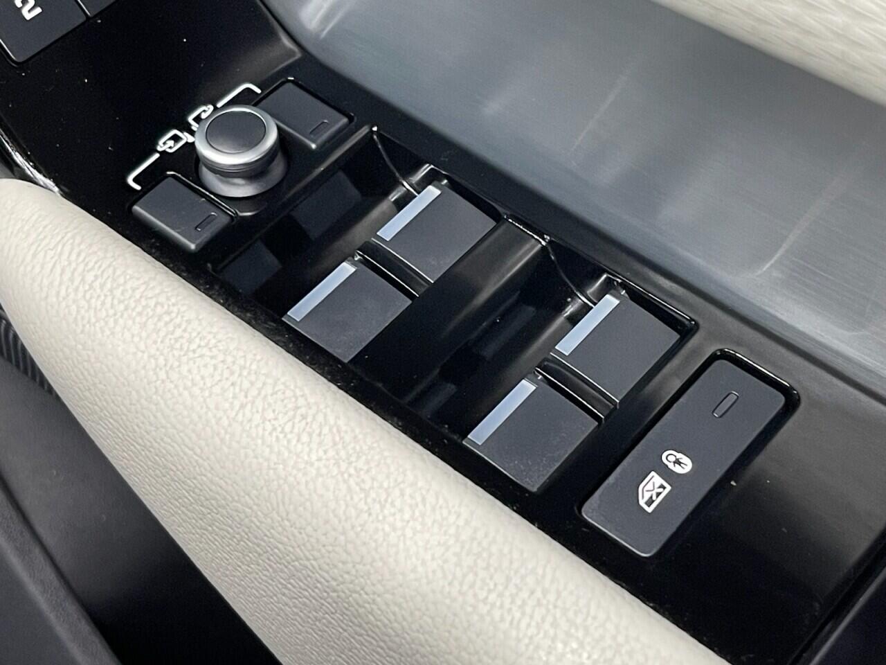 Used Land Rover Range Rover Velar 2020 for sale - 76865279: Photo 31