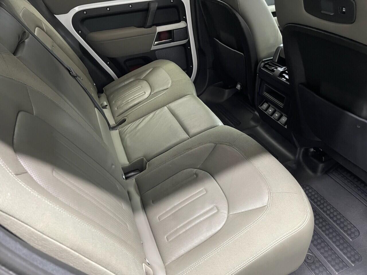 Used Land Rover Defender 2020 for sale - 77940563: Photo 9